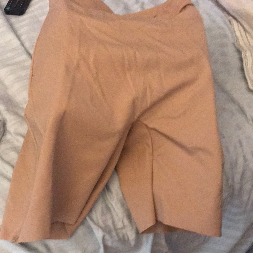 High-Waist Hip enhancing short